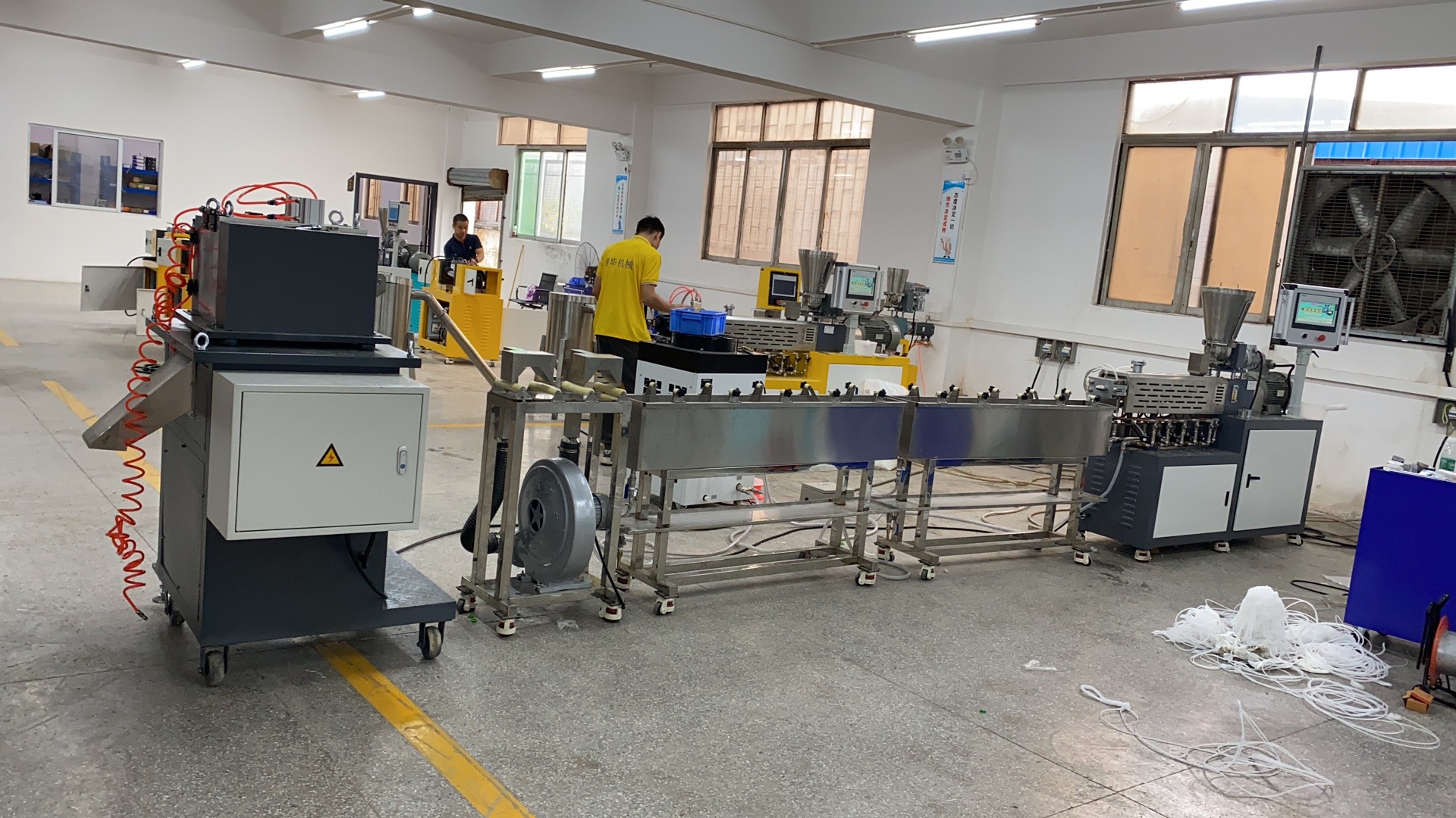 双螺杆挤出机造粒生产操作及加粒问题